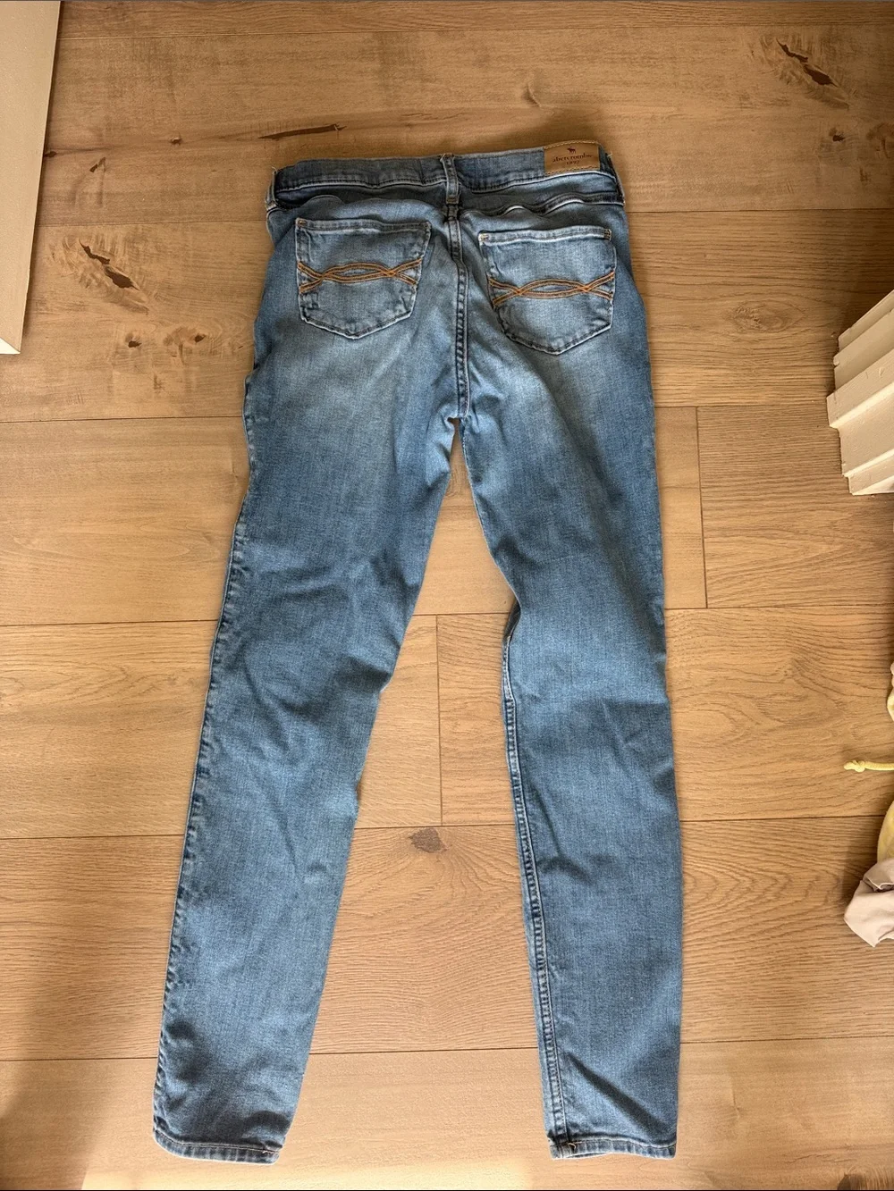 Abercrombie kids 15/16 high-rise, jean leg